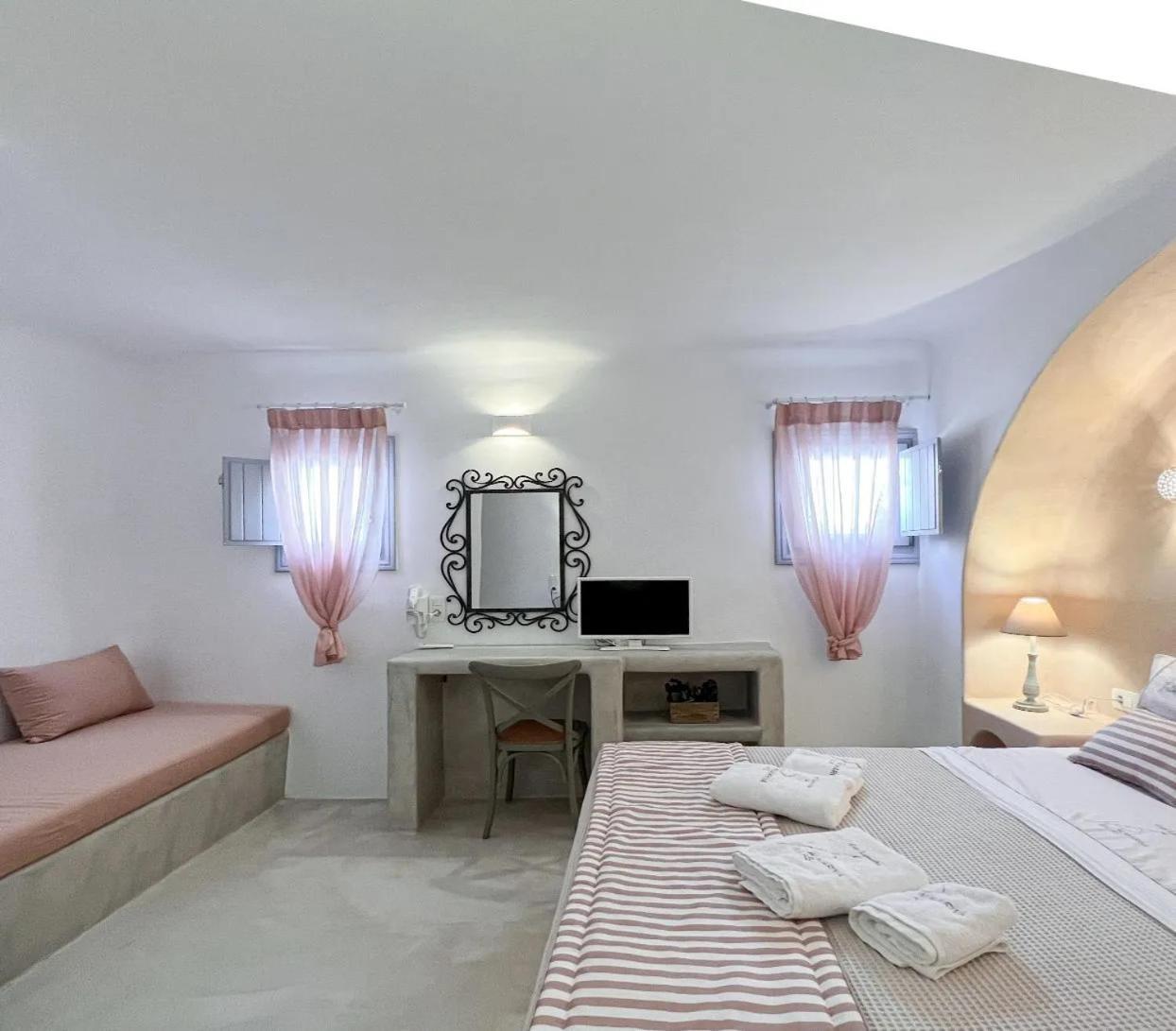 Palmariva * Fira (Santorini)